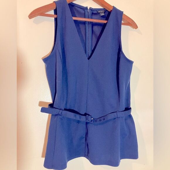 Ann Taylor Tops - Ann Taylor sleeveless blouse, size medium, excellent condition